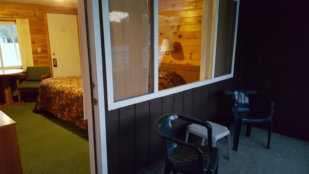 Clark'S Beach Motel Old Forge Bagian luar foto