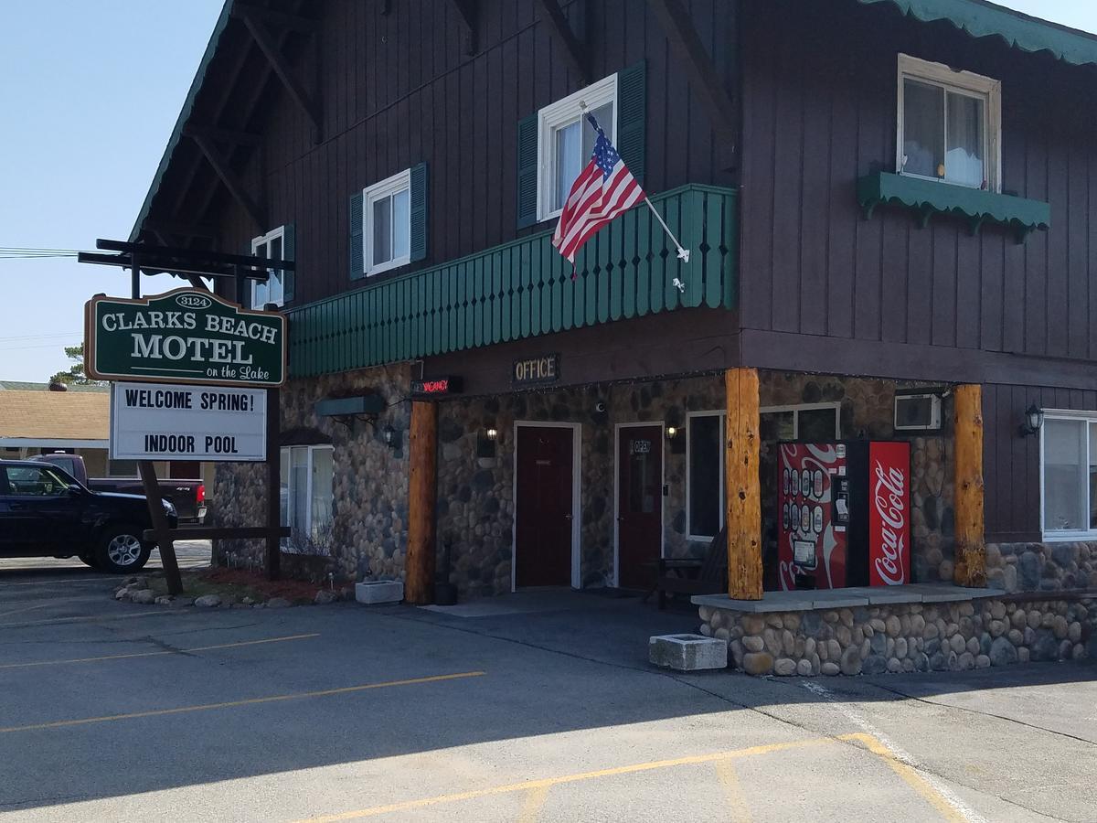 Clark'S Beach Motel Old Forge Bagian luar foto