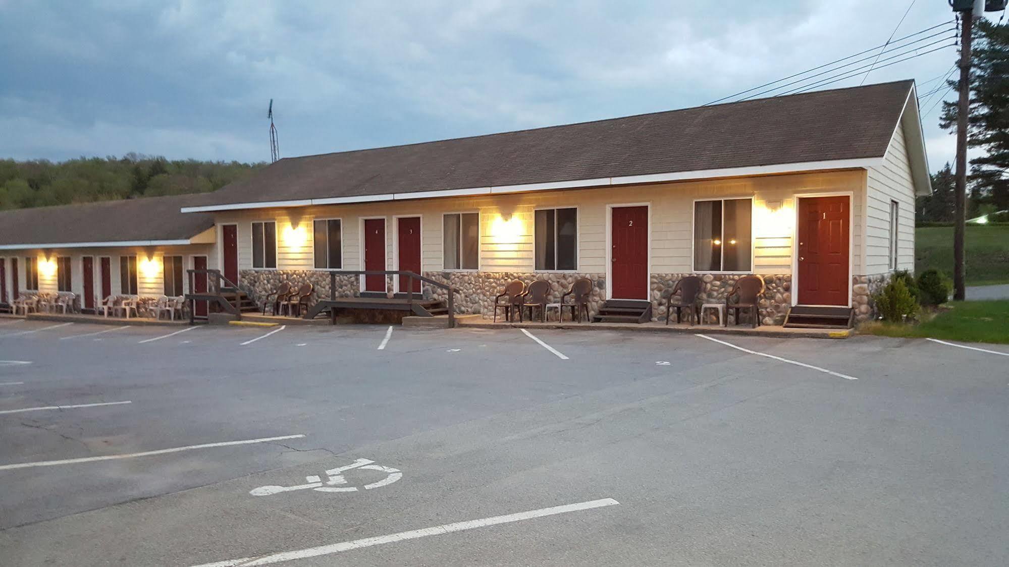 Clark'S Beach Motel Old Forge Bagian luar foto