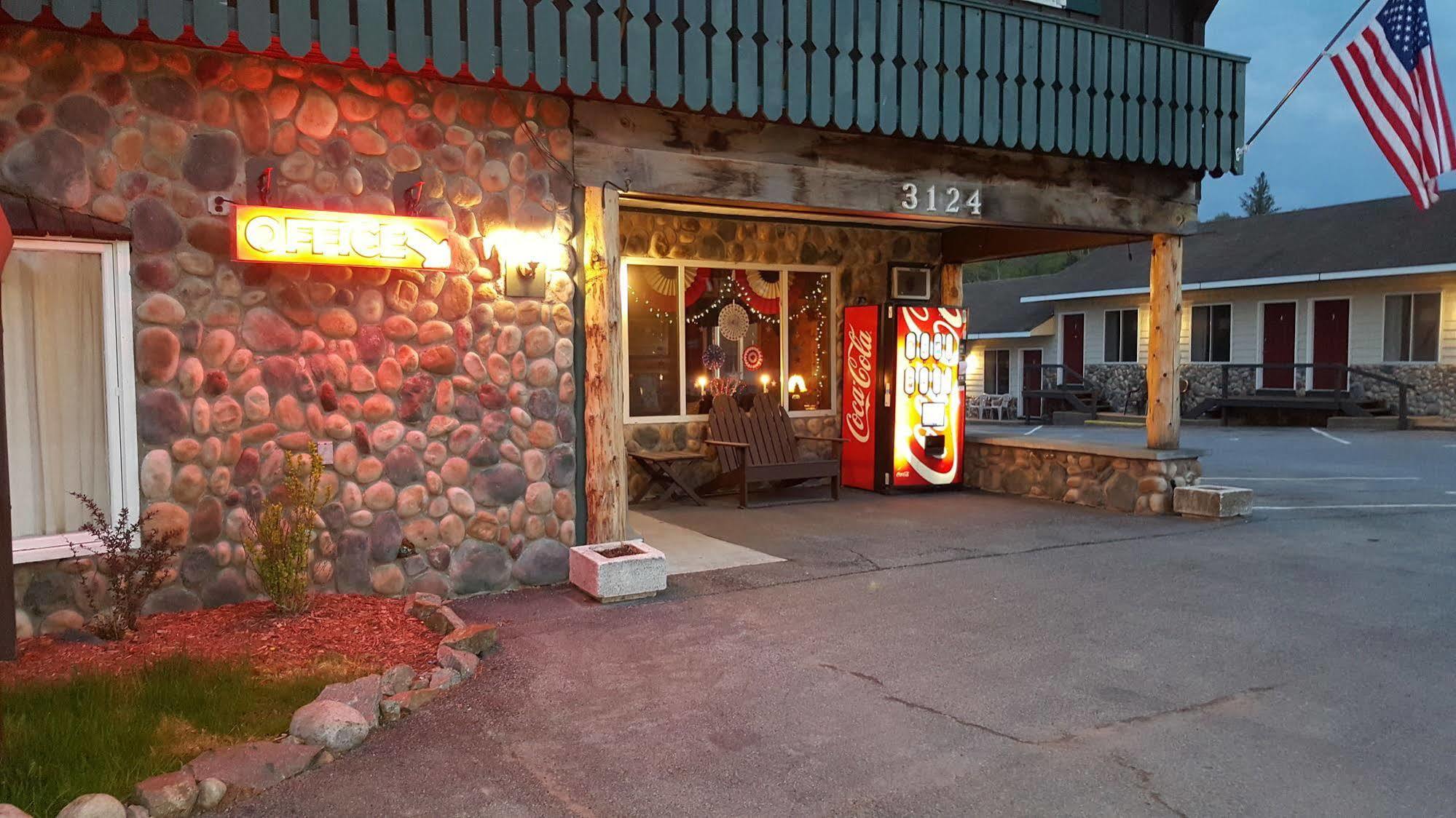 Clark'S Beach Motel Old Forge Bagian luar foto