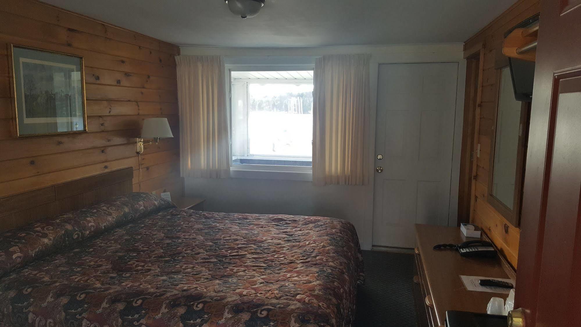 Clark'S Beach Motel Old Forge Bagian luar foto