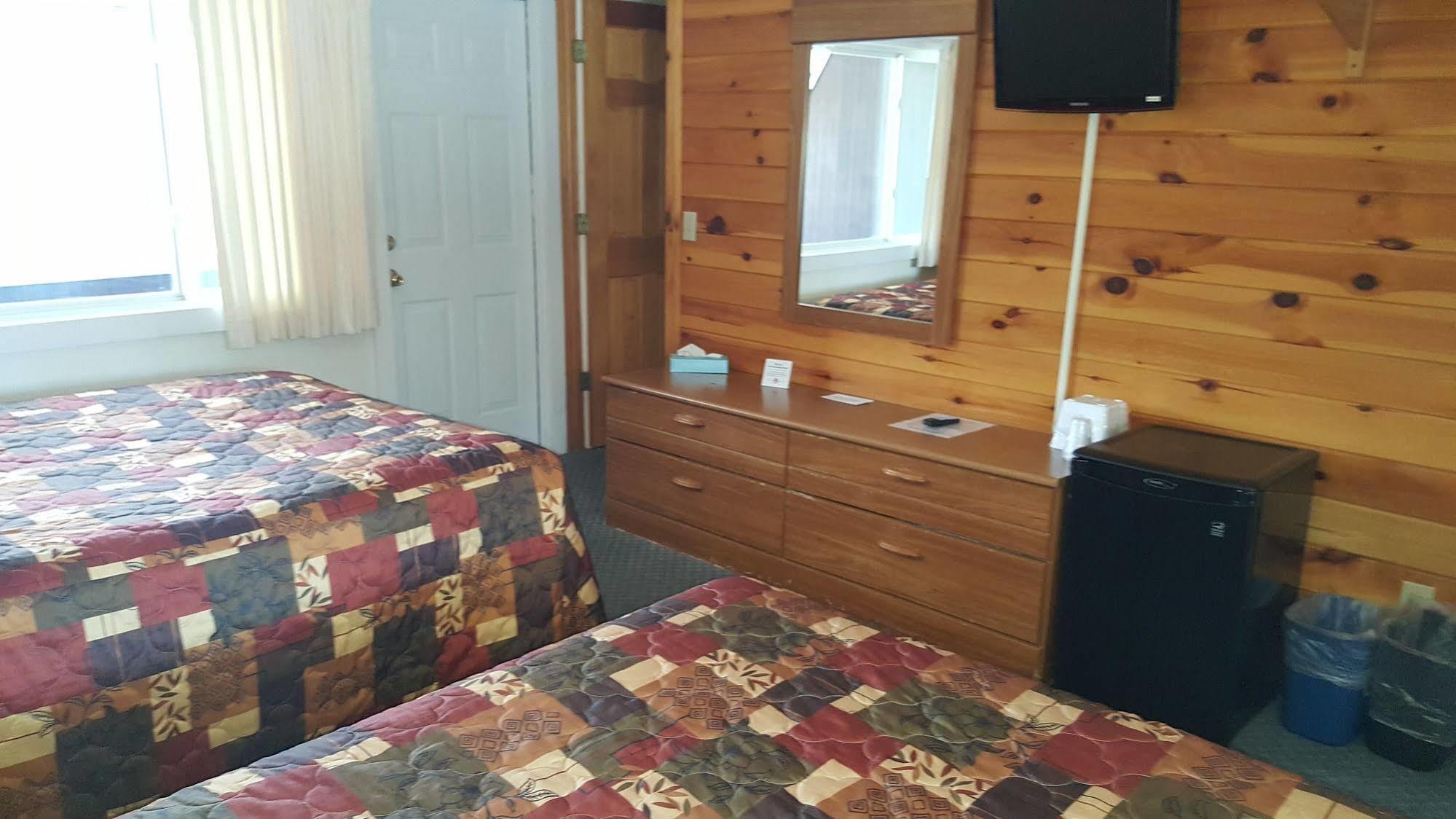 Clark'S Beach Motel Old Forge Bagian luar foto