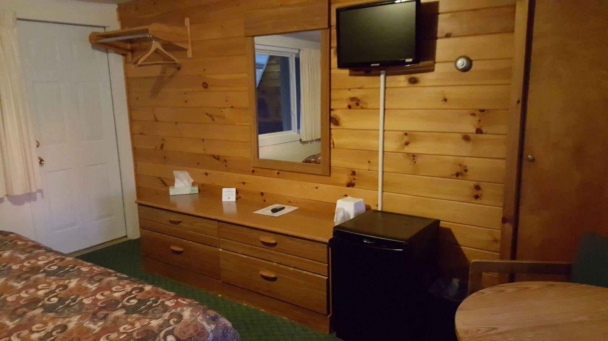 Clark'S Beach Motel Old Forge Bagian luar foto