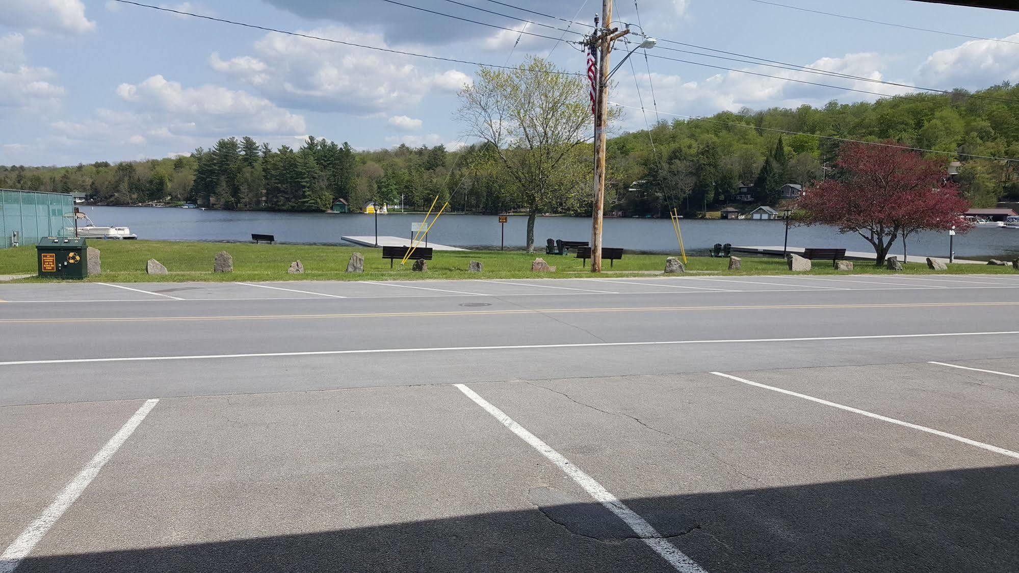 Clark'S Beach Motel Old Forge Bagian luar foto